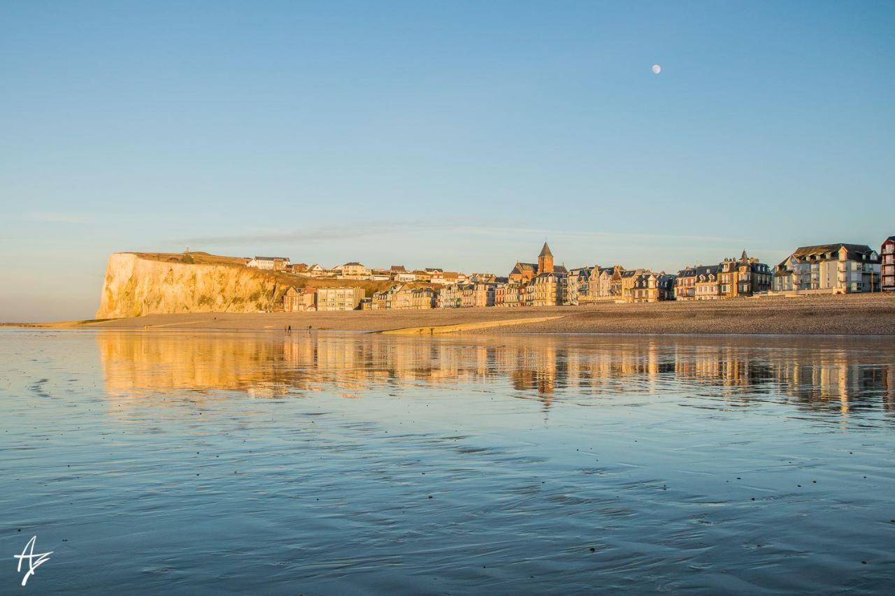 Idealement Situe "Le Studio" Les Locations Isahora Sont Aussi A 2 Pas Du Chateau D'Eu, Des Falaises Du Treport, De Mers Les Bains Et Aux Portes De La Baie De Somme อู  ภายนอก รูปภาพ
